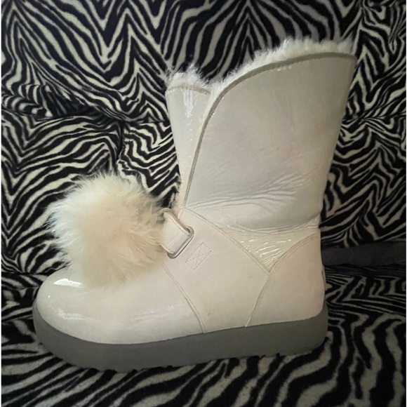 NWTinB UGG ISLEY WATERPROOF BOOTS WHITE SZ 9.5 RARE - Picture 2 of 12